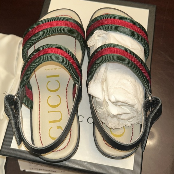 🔥🔥Gucci Sandles🔥🔥 - Picture 6 of 7